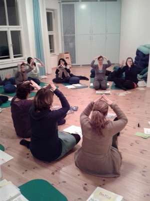 FenKid: Gestenlieder fördern die kognitive und emotionale Entwicklung und unterstützen die Bewegungsentwicklung